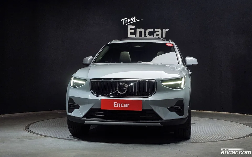 Volvo XC40 B4 2024 — миниатюра 3
