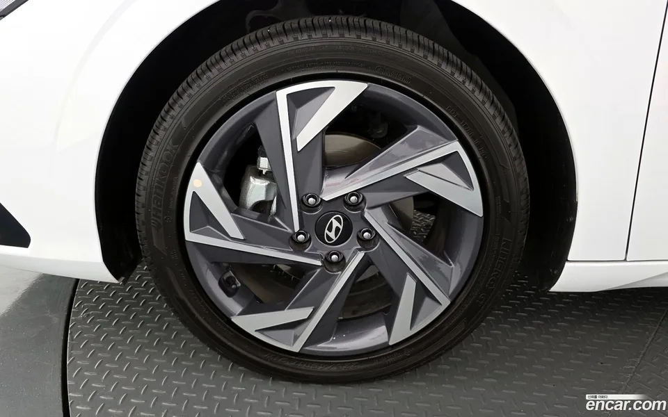 Hyundai Avante CN7 1.6 2025 — миниатюра 2