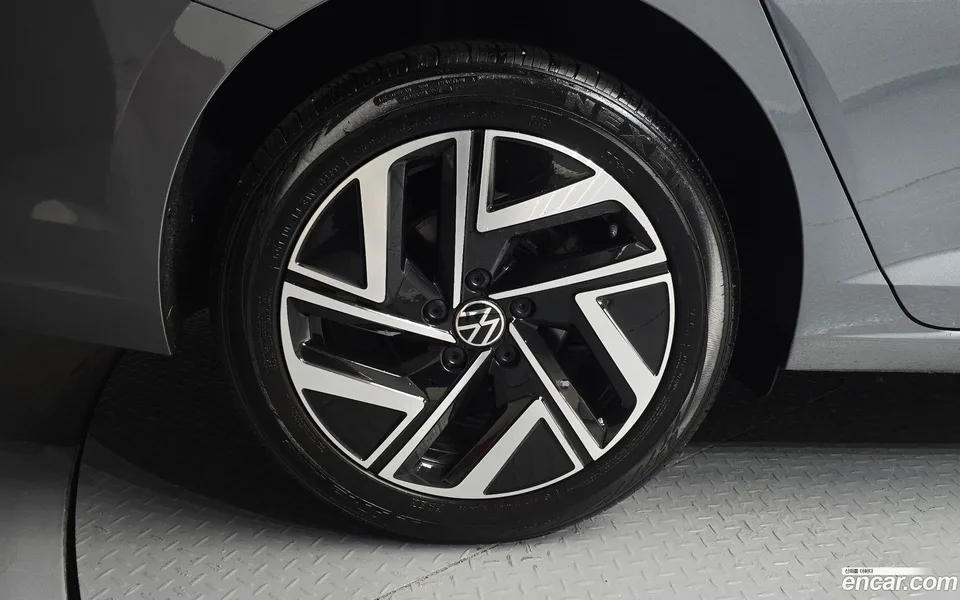 Volkswagen Jetta 1.5 TSI 2023 — миниатюра 2