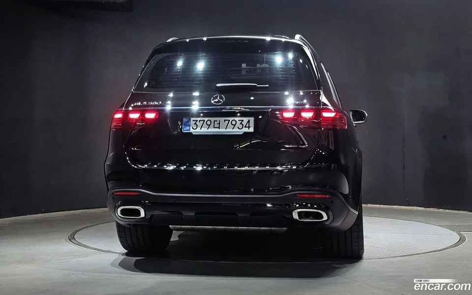 Mercedes-Benz GLS-Class GLS580 4MATIC AMG Line 2025 — миниатюра 4