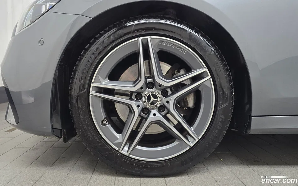 Mercedes-Benz E-Class E250 AMG Line 2023 — миниатюра 2