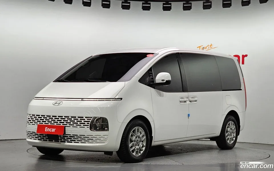 Hyundai Staria 3 2025 — фото 1, купить с доставкой в Москву