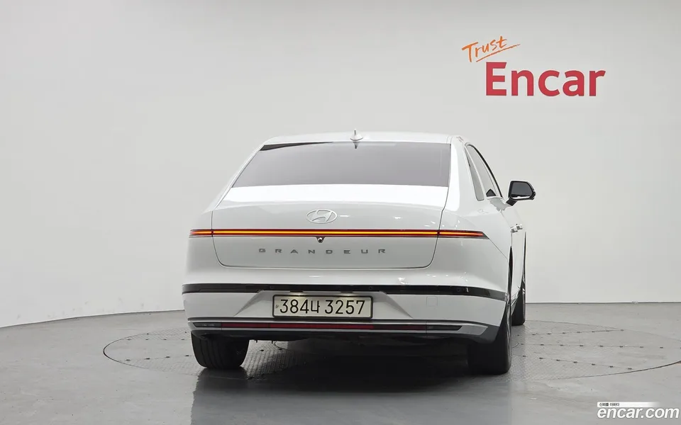 Hyundai Grandeur Hybrid 2023 — миниатюра 4