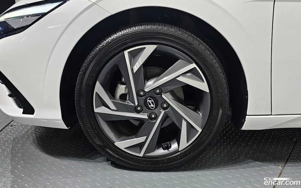Hyundai Avante CN7 1.6 2024 — миниатюра 2
