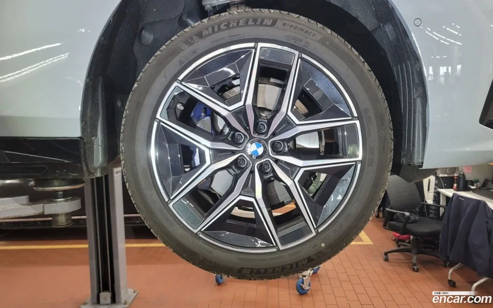 BMW 5 Series 523d M 2025 — миниатюра 2