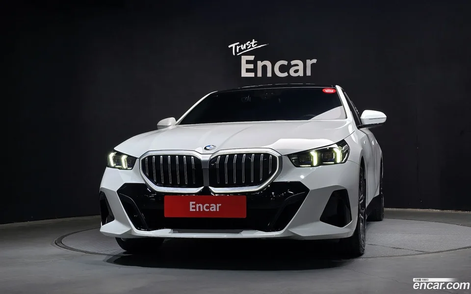 BMW 5 Series 520i M 2024 — миниатюра 3