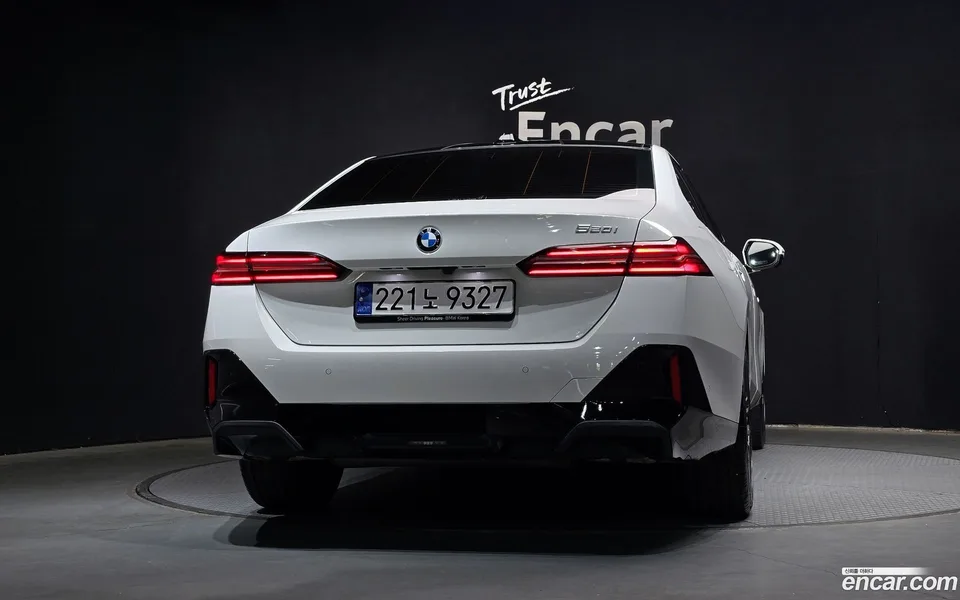 BMW 5 Series 520i M 2024 — миниатюра 4
