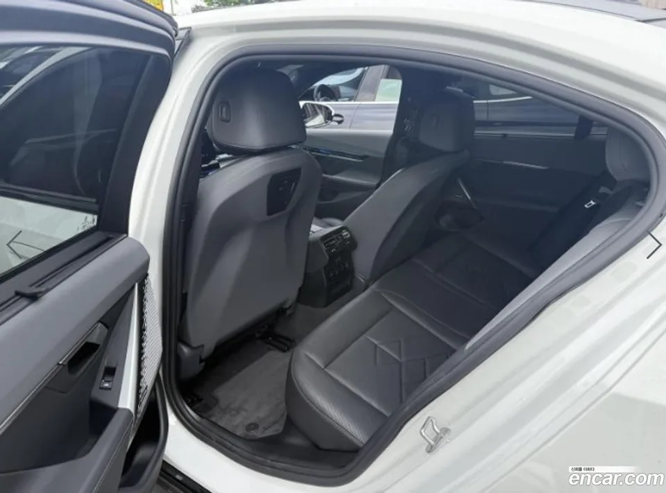 BMW i5 xDrive 40 M 2024 — миниатюра 4