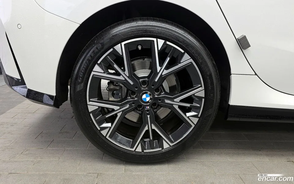 BMW 1 Series 120 M 2025 — миниатюра 5