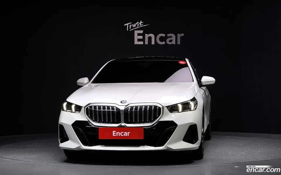 BMW 5 Series 520i M 2024 — миниатюра 3