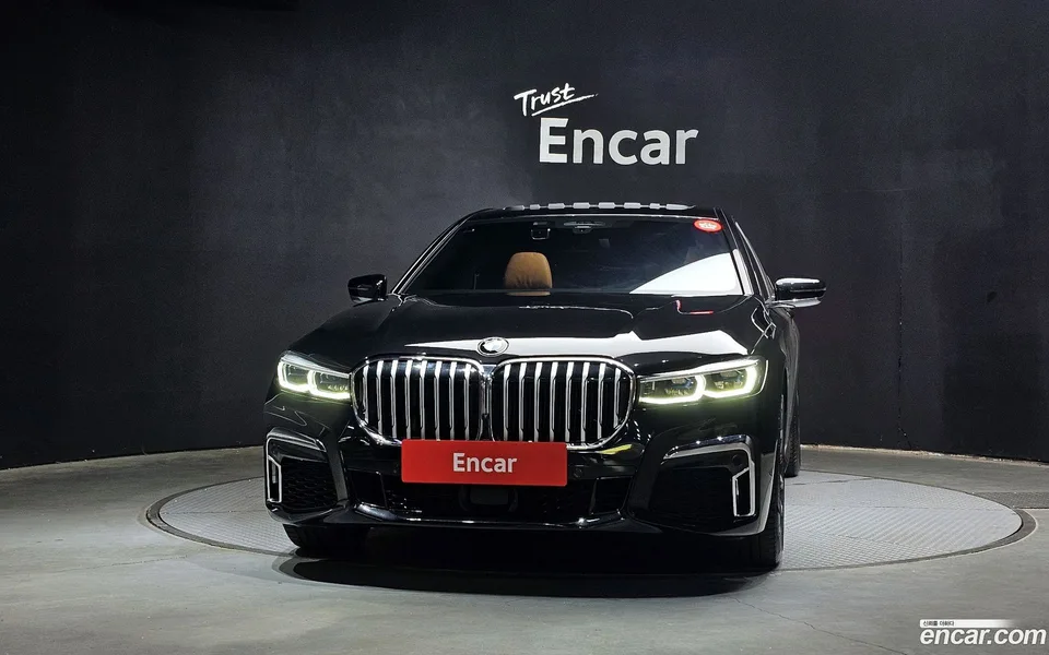 BMW 7 Series 740i M 2022 — миниатюра 3