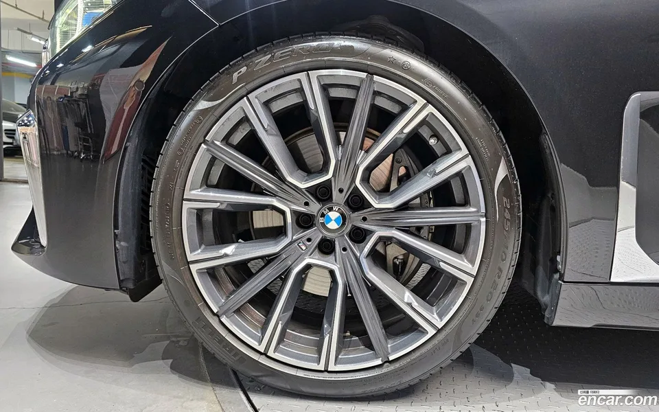 BMW 7 Series 740i M 2022 — миниатюра 5