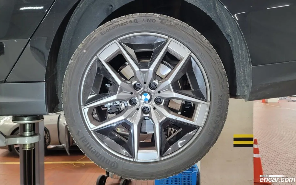BMW 5 Series 523d 2025 — миниатюра 2