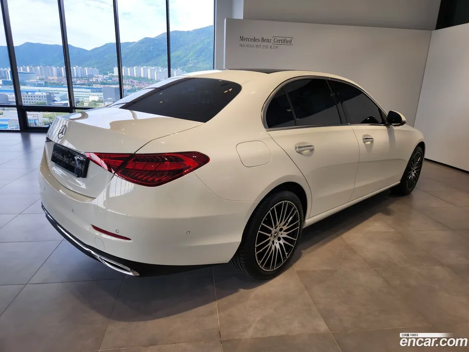 Mercedes-Benz C-Class C200 2025 — миниатюра 4