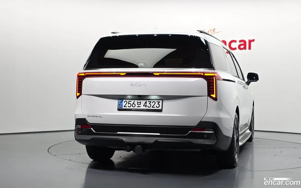 Kia Carnival 7 2023 — миниатюра 4