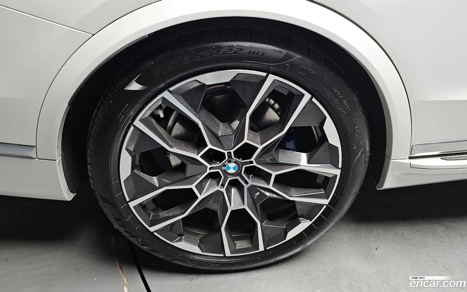 BMW X7 xDrive 40d M 7 2025 — миниатюра 5