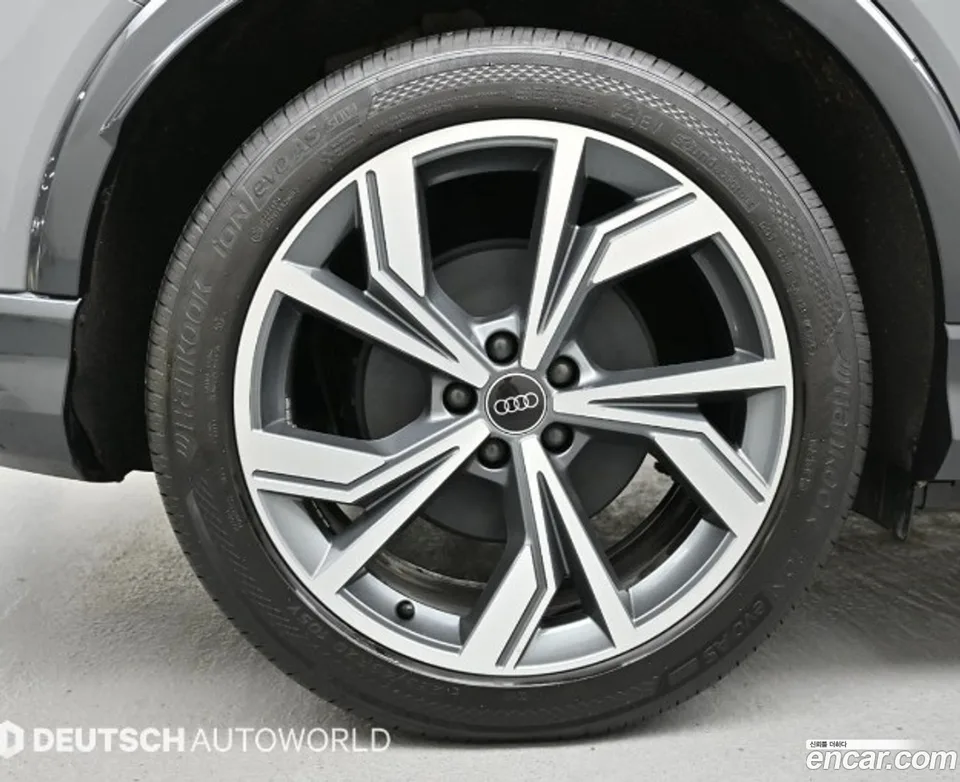 Audi Q4 e-tron 40 2023 — миниатюра 5