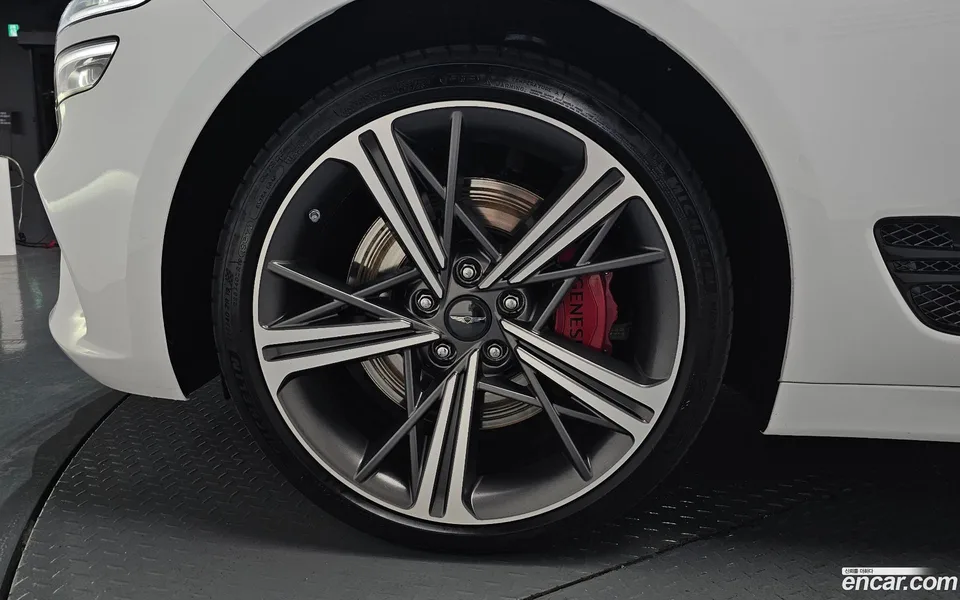 Genesis G70 3.3T 4WD 2025 — миниатюра 2