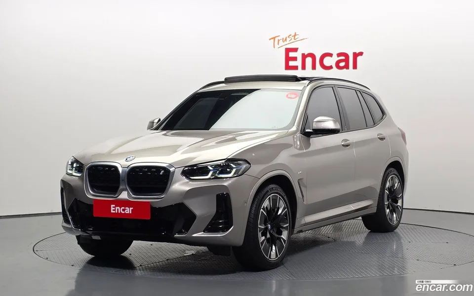 BMW iX3 M 2023 — фото 1, купить с доставкой в Москву
