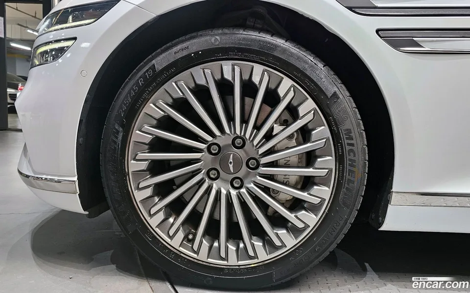 Genesis Electrified G80 e-AWD 2023 — миниатюра 2