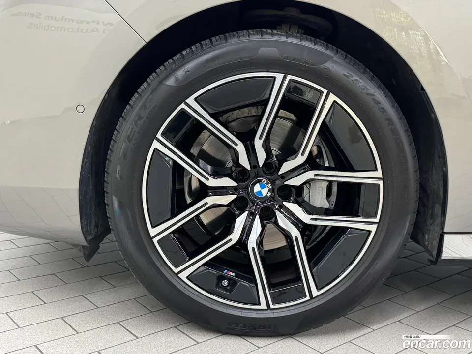 BMW 7 Series 740d xDrive M 2024 — миниатюра 5
