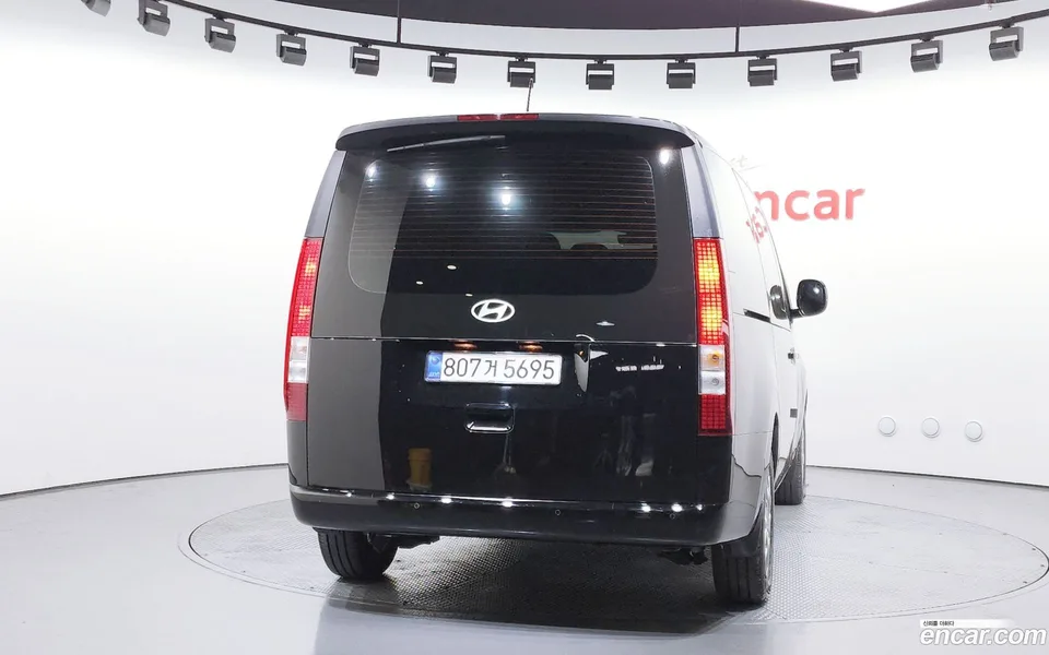 Hyundai Staria L3.5 5 2025 — миниатюра 4
