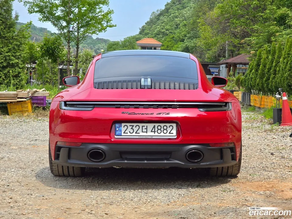 Porsche 911 (992) GTS 2023 — миниатюра 2