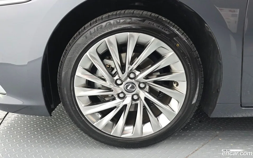 Lexus ES 300h 2024 — миниатюра 5