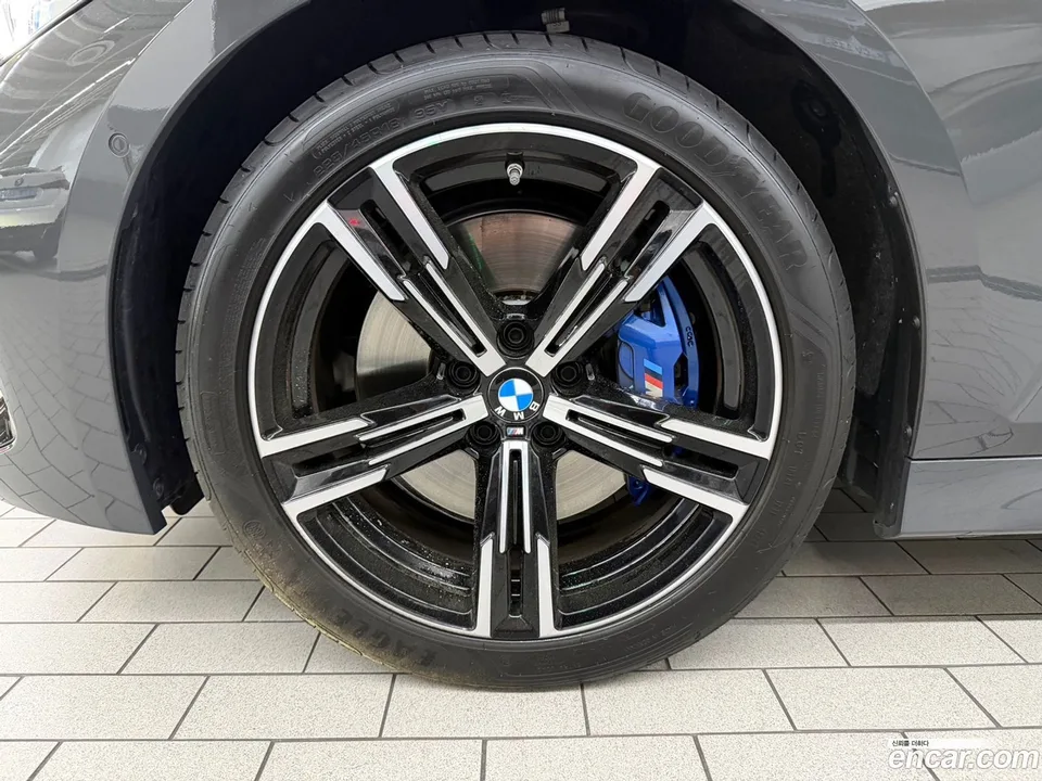 BMW 3 Series 320i M 2025 — миниатюра 2