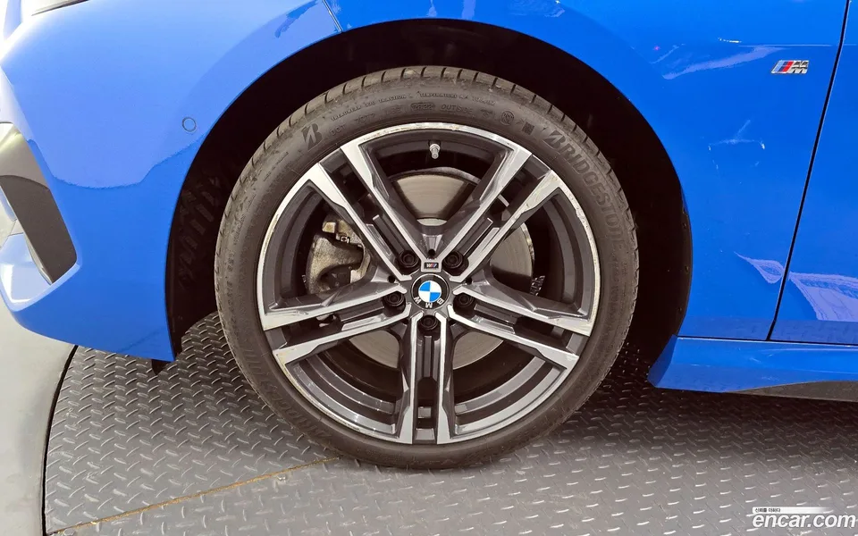 BMW 2 Series Gran Coupe 220i M 2022 — миниатюра 5
