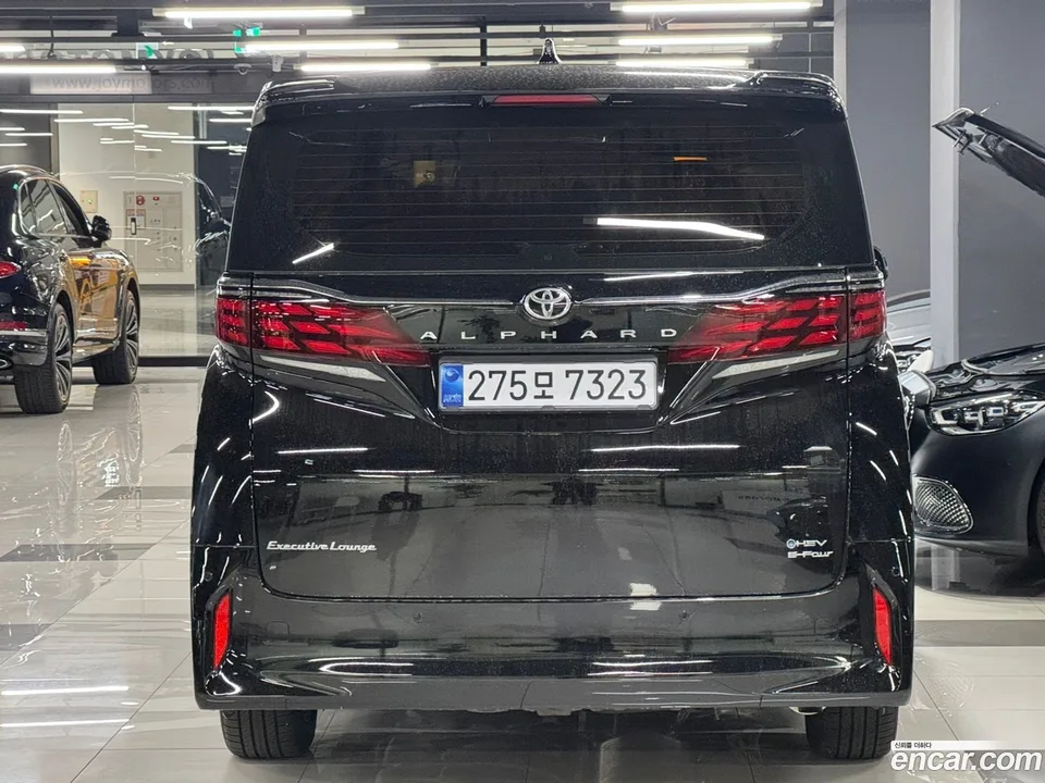 Toyota Alphard 2.5 HEV AWD 2024 — миниатюра 3