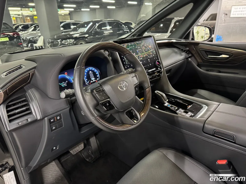 Toyota Alphard 2.5 HEV AWD 2024 — миниатюра 4