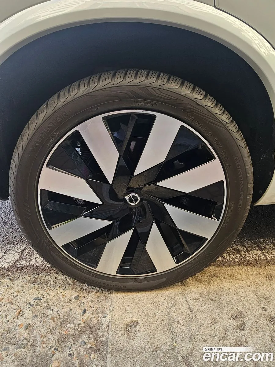 Volvo XC90 T8 2024 — миниатюра 2