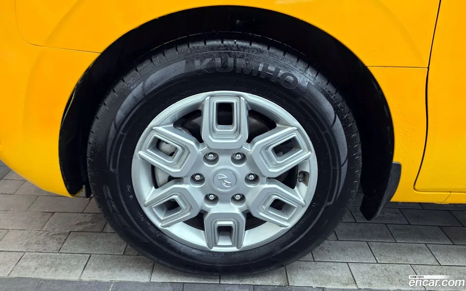 Hyundai Staria L3.5 2023 — миниатюра 2