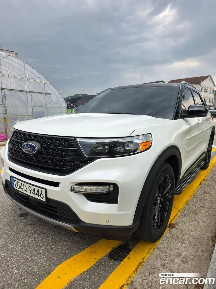 Ford Explorer 2.3 4WD 2022 — фото 1, купить с доставкой в Москву