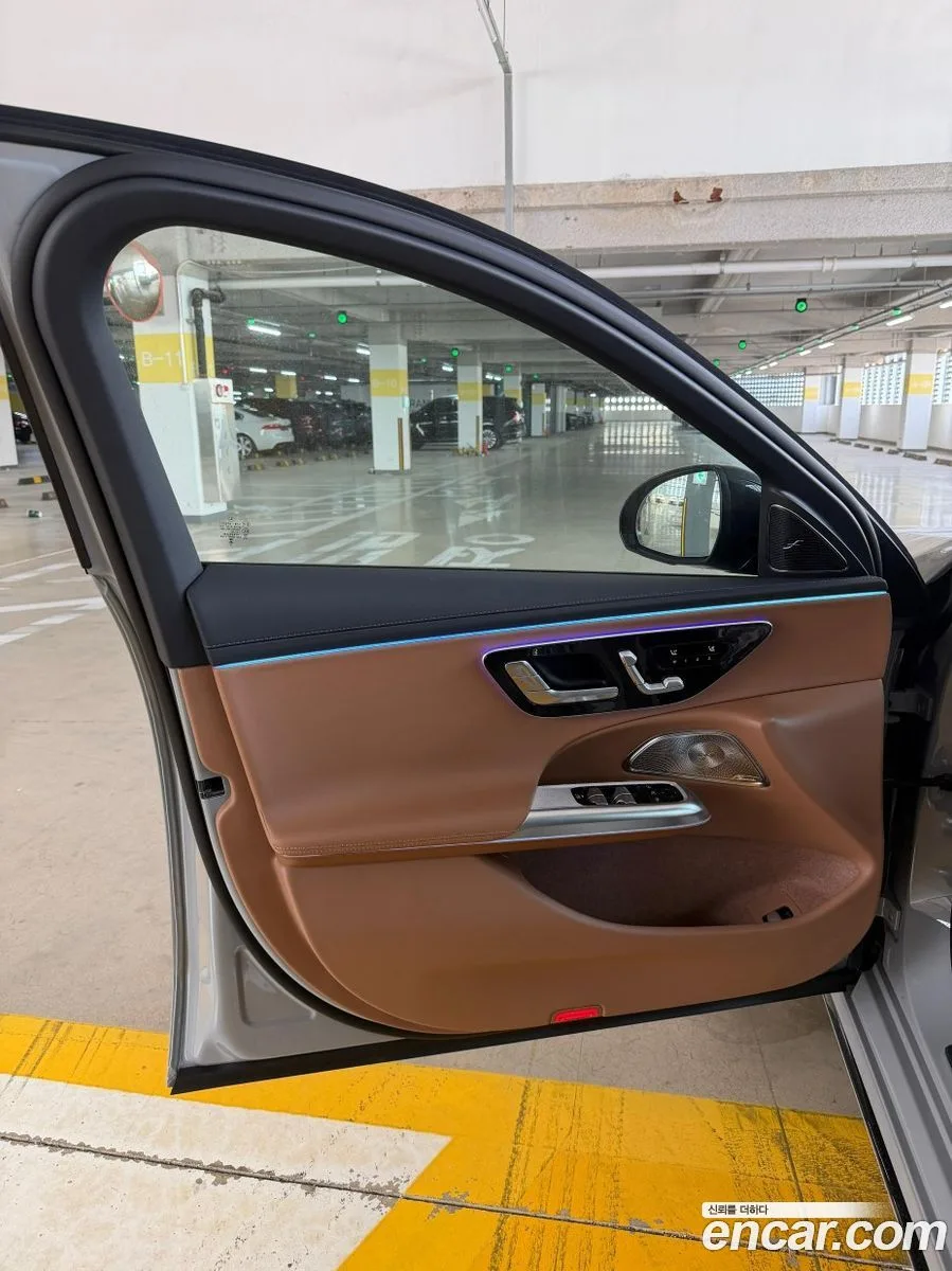 Mercedes-Benz E-Class E300 4MATIC AMG Line 2026 — миниатюра 2