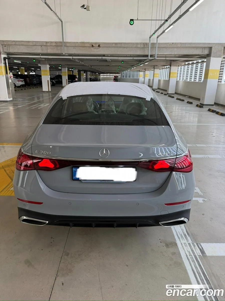 Mercedes-Benz E-Class E300 4MATIC AMG Line 2026 — миниатюра 3