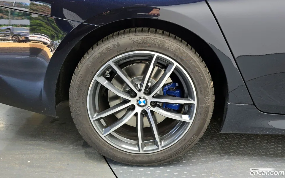 BMW 5 Series 520i M 2022 — миниатюра 2