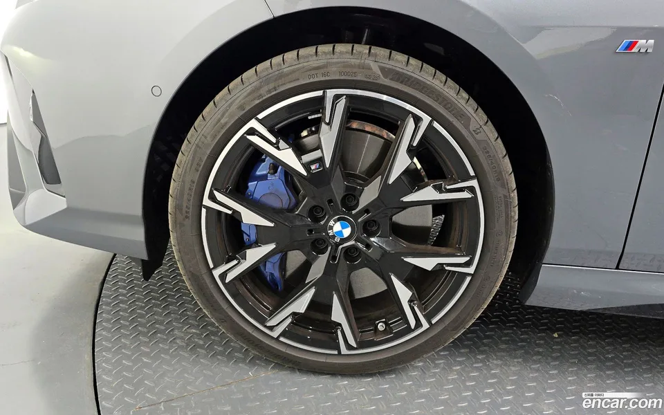 BMW 2 Series Gran Coupe 228 xDrive M 2025 — миниатюра 5