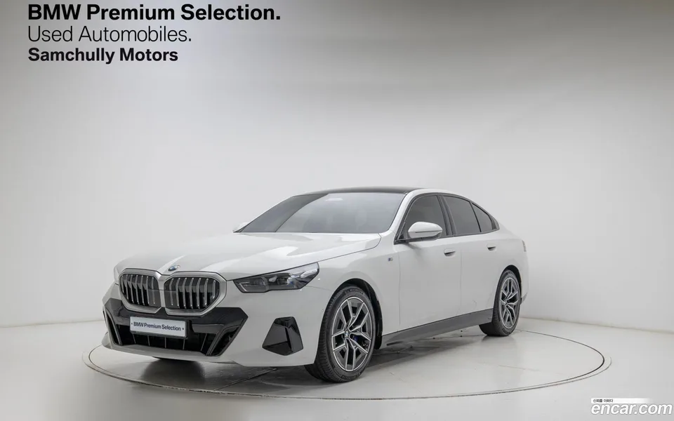 BMW 5 Series 520i M 2024 — фото 1, купить с доставкой в Москву