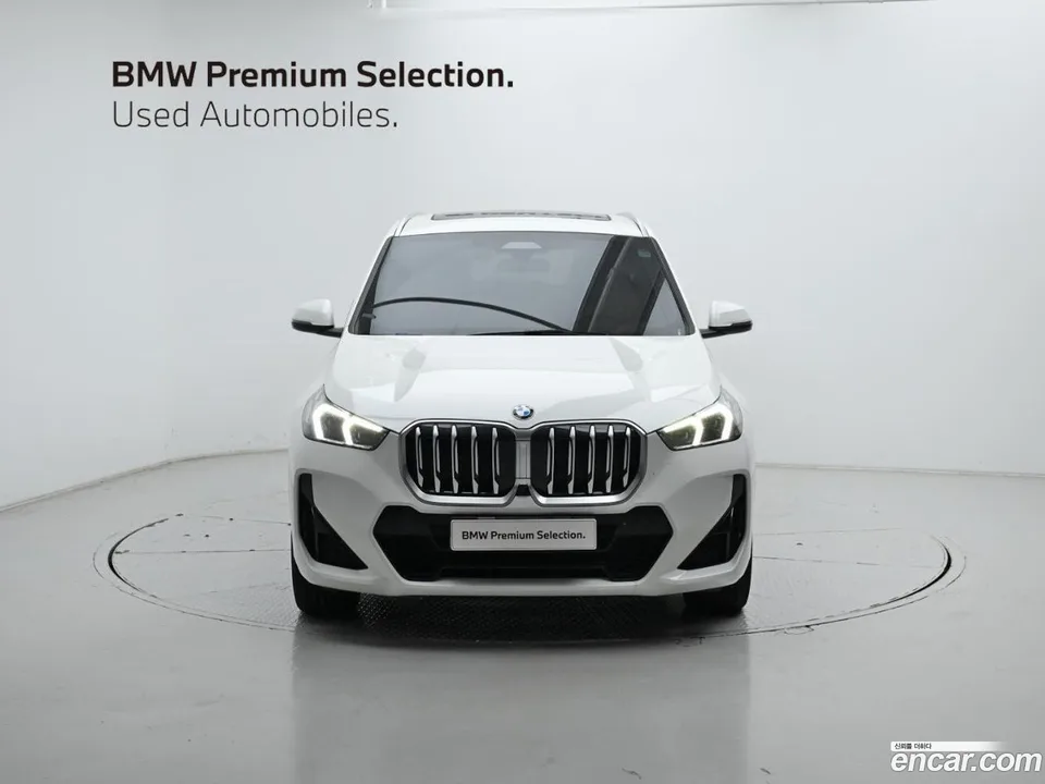 BMW X1 xDrive 20i M 2023 — миниатюра 3