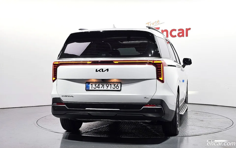 Kia Carnival HEV 7 X Line 2025 — миниатюра 4