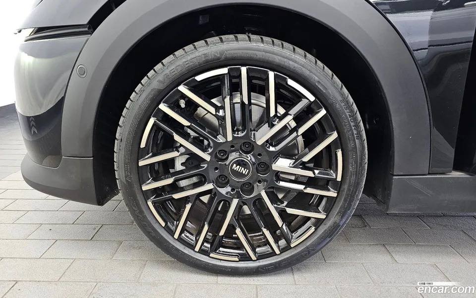 MINI Cooper S 5 2025 — миниатюра 2