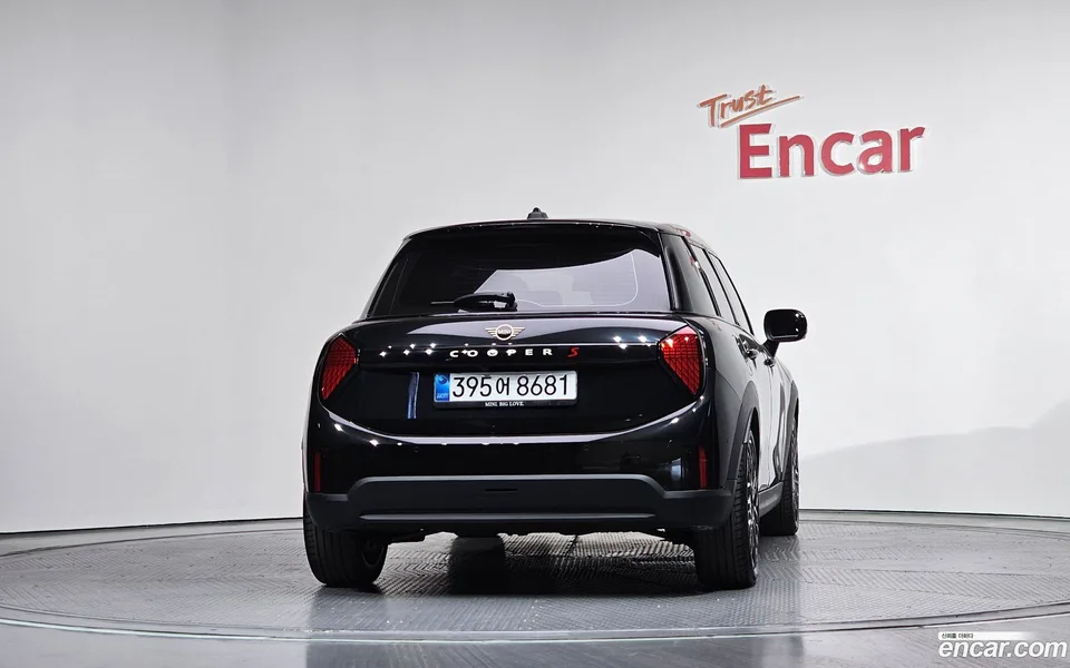 MINI Cooper S 5 2025 — миниатюра 3