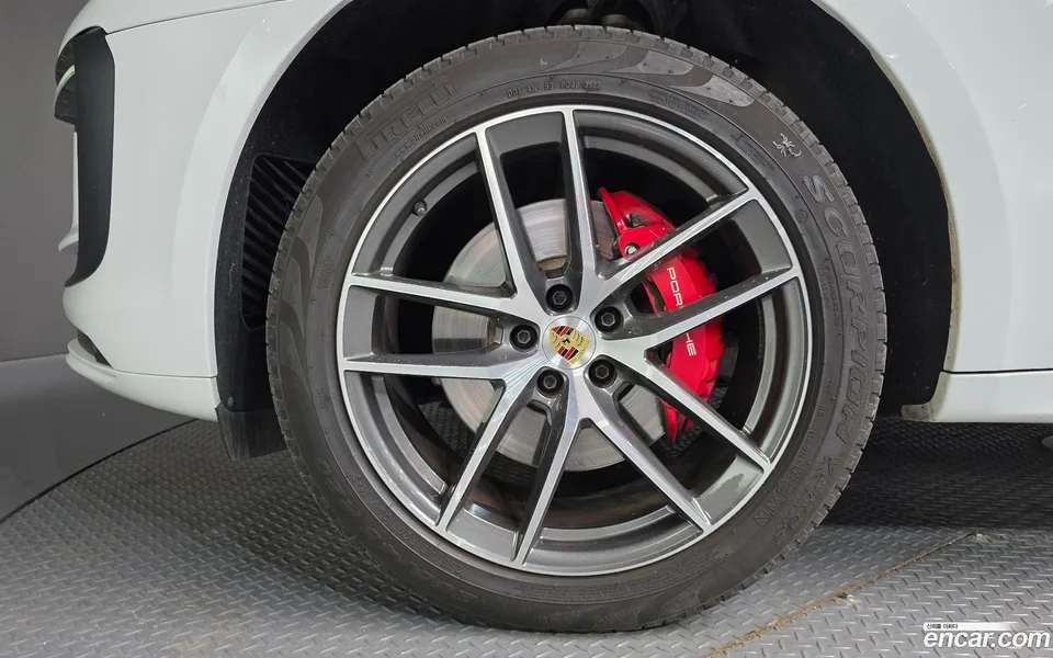 Porsche Macan 2.9 S 2023 — миниатюра 2