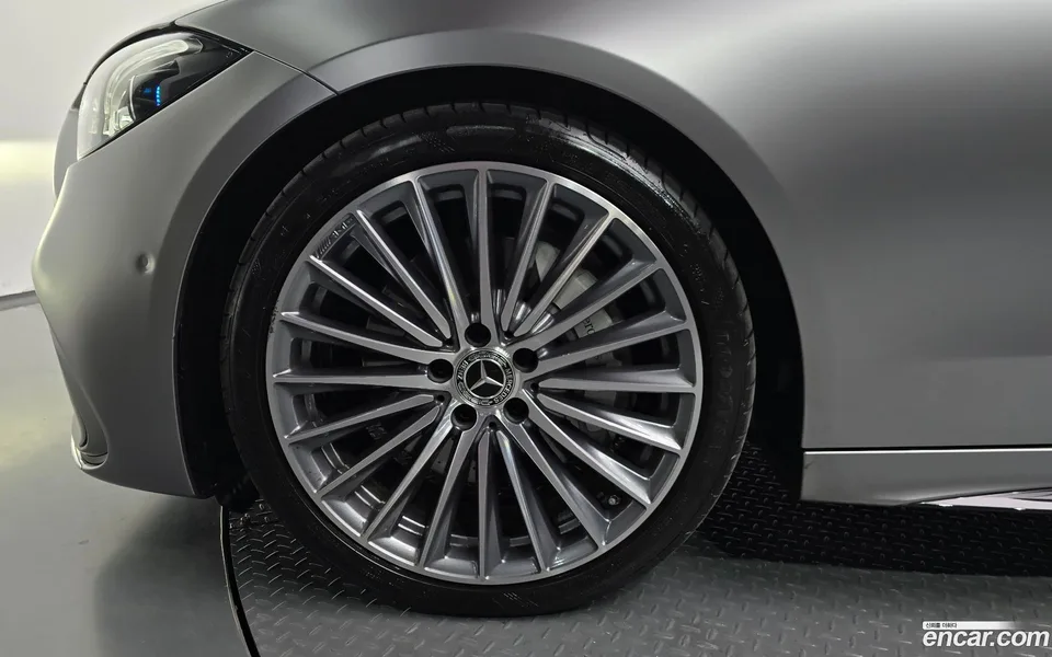 Mercedes-Benz C-Class C300 4MATIC AMG Line 2024 — миниатюра 2