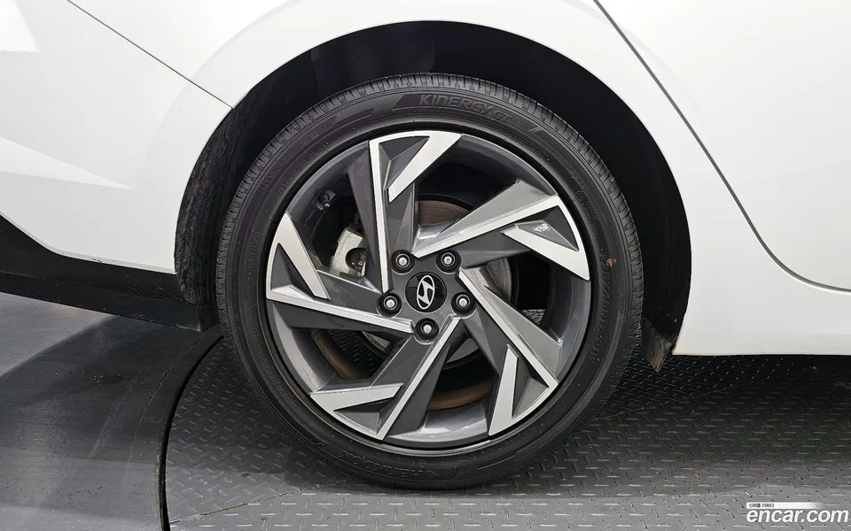 Hyundai Avante CN7 1.6 2024 — миниатюра 2