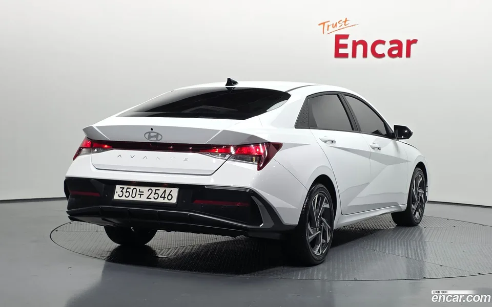 Hyundai Avante CN7 Hybrid 2024 — миниатюра 2
