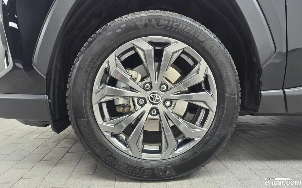 Toyota RAV4 2.5 4WD LTD 2023 — миниатюра 2
