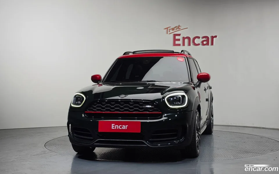 MINI Cooper S Countryman JCW 2023 — миниатюра 3